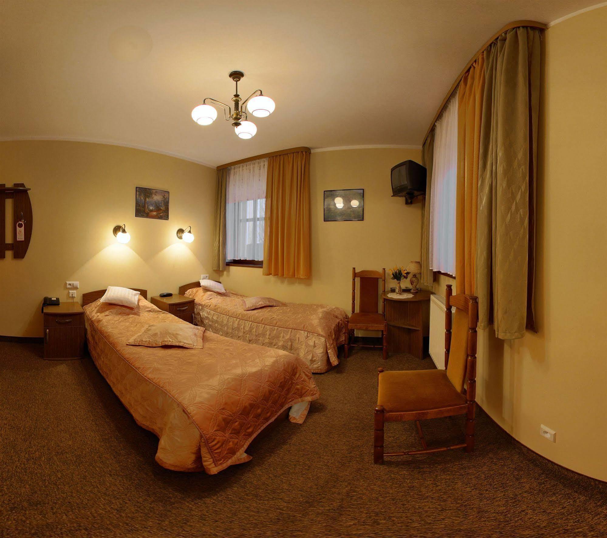 Hotel Restauracja Podzamcze Шчечин Екстериор снимка