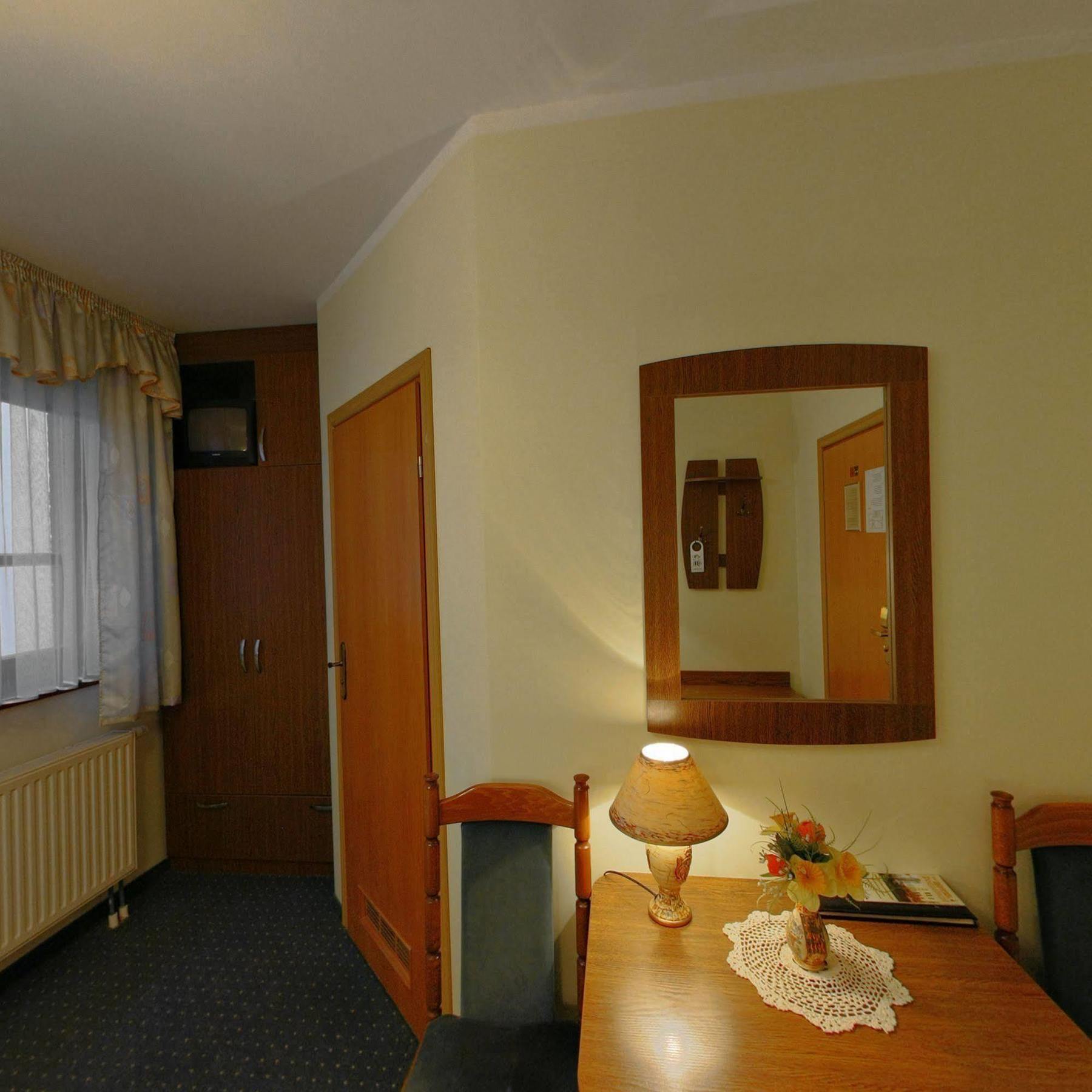 Hotel Restauracja Podzamcze Шчечин Екстериор снимка