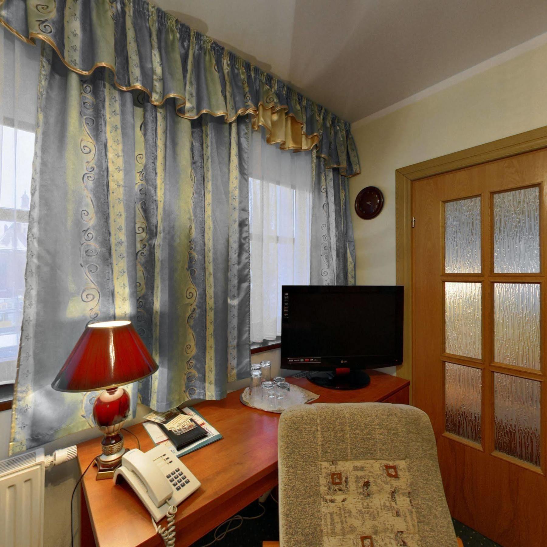 Hotel Restauracja Podzamcze Шчечин Екстериор снимка