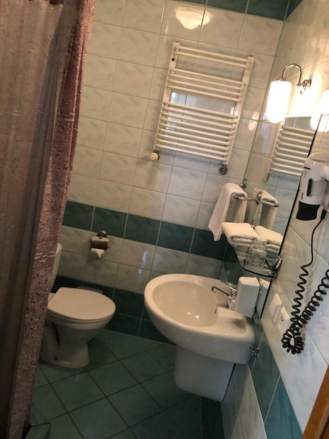 Hotel Restauracja Podzamcze Шчечин Екстериор снимка